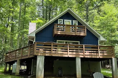 Image de Dog friendly Cabin & Hot Tub near Boone & Parkway