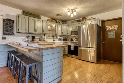 Image de Farmhouse Cottage - Close to Tanger Outlets and Pigeon Forge!