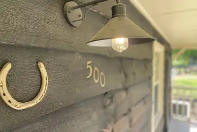 Image de Whiffletree Farmhouse just 2 mins off I-26 & 8 mins from downtown Spartanburg!