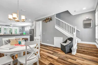 Image de Renovated Anglers Reef 2br + Sleeper + Ocean Views, Pool, Marina, Sleeps 8