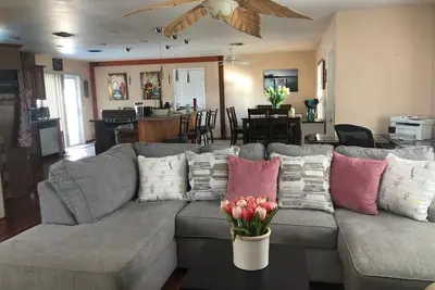 Image de Gorgeous Pool house 5 min from the beach, shopping and restaurants I