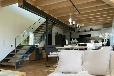 Image de Vacation home near the lake with whirlpool & infrared sauna