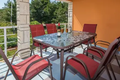 Image de Appartement de deux chambres avec la terrasse Vir (A-20233-b)
