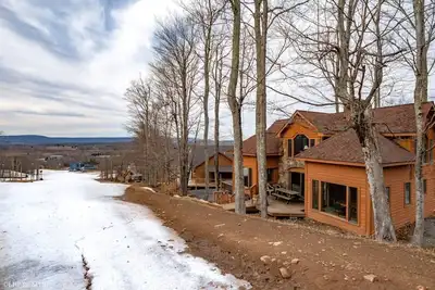 Image de Robyn`s Nest - 304 Slopeside Road