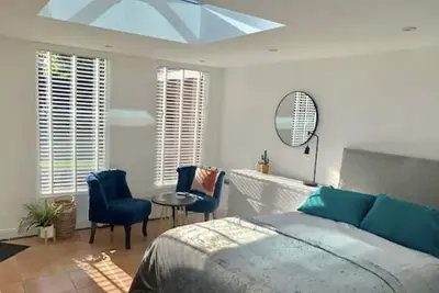 Image de Westlands, 4 Double Bedrooms - Parking, Wifi, Private Garden 4 Large Tv