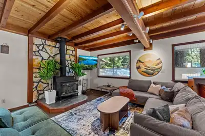 Image de Hot Tub, Secluded West Shore Cabin! Pets Ok!