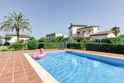 Image de Villa 'Casa Flores' avec vue sur les montagnes, piscine partagée et Wi-Fi