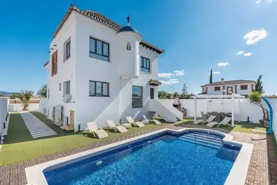 Image de Villa \"Valeria\" avec vue sur les montagnes, piscine privée et Wi-Fi