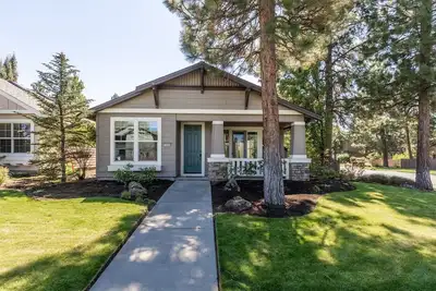 Image de Bluebird Day - Ponderosa Getaway