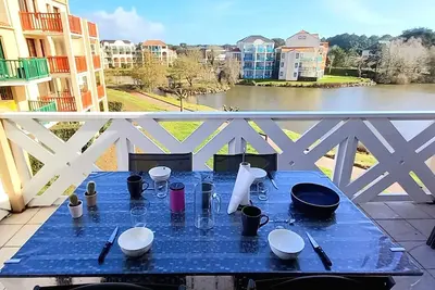 Image de Appartement 4 personnes, vue dégagée lac, accès gratuit parc aquatique