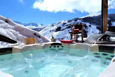 Image de Chalet de prestige 19 personnes piscine jacuzzi sauna et salle de cinéma