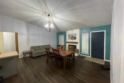 Image de Grouse House-Just minutes from base.