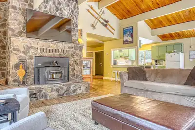 Image de Clear Creek Mt. Hood Retreat with stunning views of Clear Creek