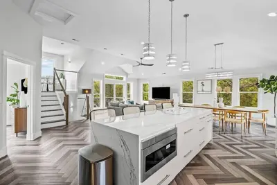 Image de Sojourn Ocean's Grove | Heated Pool & Hot Tub