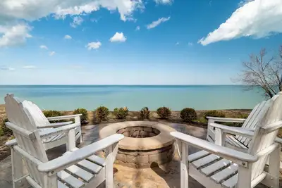 Image de Oakwood Beach - Lake Front  - Hot Tub + Fire Pit