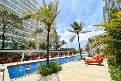 Image de Sea and sun hills 211