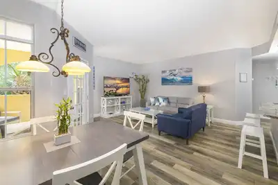 Image de Avalon Resort, Luxury Custom 2/2 Beach Themed Condo, Heated Pool, Close To Beach