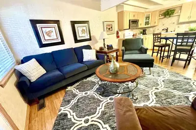 Image de Mountain Harbor Lodge cottage on Lake Ouachita by RedAwning