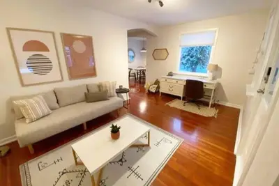 Image de 2-Bed Bungalow Monthly Rental - Contact for dates