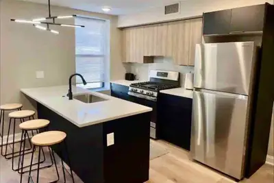 Image de close to convention & centercity unit 4