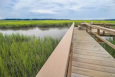 Image de Waterfront, 7 acres; Stunning Home on Coastal Tidal Marsh w/Private Dock