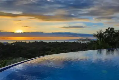 Image de Impressive Ocean and Sunset Views- 5br Home in Manuel Antonio with Infinity Pool