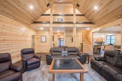 Image de Beautiful Home/Cabin on Pine Creek \"Location Location\" Built 2018.