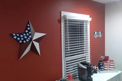 Image de Newly renovated Private upstairs room rental