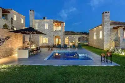 Image de Sea View 3 bedroom villa with a heated pool