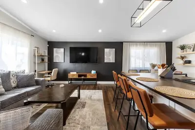 Image de Modern Close to Denver 4bdr Home-Great for groups