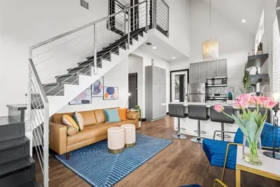 Image de Hidden Butterfly 3 bedroom home- Lake Travis with Hot Tub