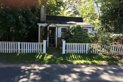 Image de East Hampton/Springs Cottage- minutes walk to sea