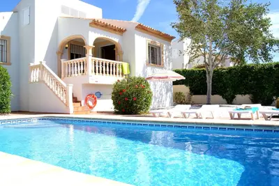 Image de Appartement dans une maison de vacances avec piscine privée, Wifi, climatisation, Tv, terrasse