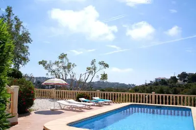 Image de Appartement dans une maison de vacances avec Wifi, climatisation, piscine privée, Tv, terrasse