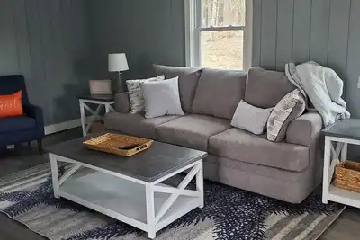 Image de Newly remodeled house in a quiet neighborhood setting