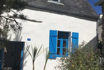 Image de Maisonnette Bretonne Typique, Plage à Pieds, Terrasse Fleurie et Parking Privé