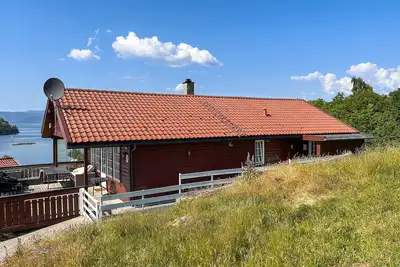 Image de Belle maison à Sjernarøy avec WiFi