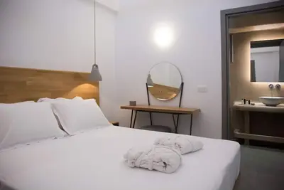 Image de Suite with large balcony
