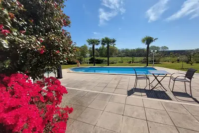 Image de Maison avec piscine privée pour des vacances en famille a proximité golf et lacs