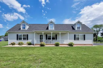 Image de 205 Priscilla Circle - New listing with private pool!