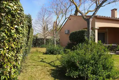 Image de jolie maisonnette indépendante au cœur d'un charmant village