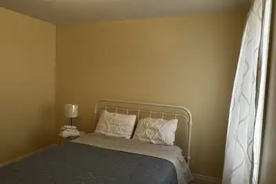 Image de Bowmanville Waterfront Executive Home