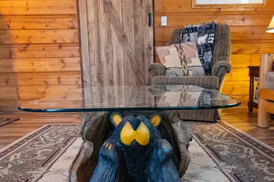 Image de Flathead Bear Getaway Cabin - 1 mile to a Flathead Lake Beach