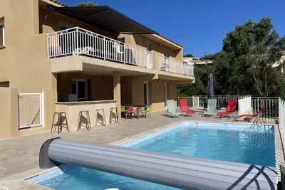 Image de maison de 4 chambres.