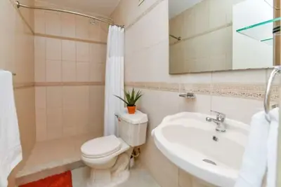 Image de Palma Real 2Bed/2Bath sleeps 6 close 2 Palm Beach!