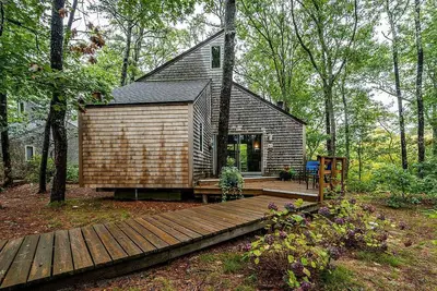 Image de Welcome to Wellfleet! Classically Modern, Woodsy and Serene.