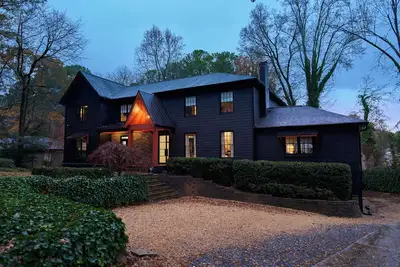 Image de Luxury 6 Br 5 Ba For Groups in Buckhead Atlanta, close to everything you need! !