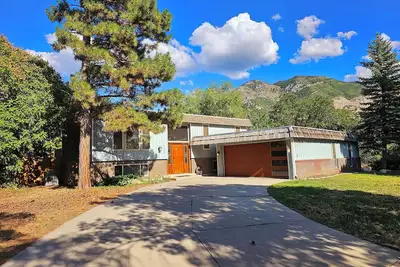 Image de Beautiful home just outside of Ogden Canyon