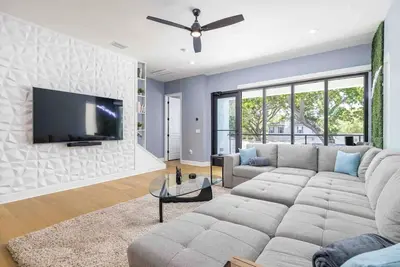 Image de Brand new modern townhouse South Tampa