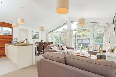 Image de A stylish lodge with all the space you need for a break away with family and friends.